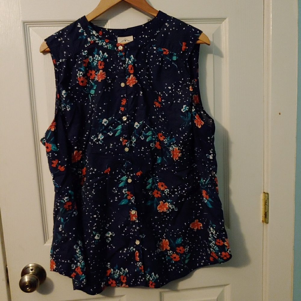 St John's Bay Sleeveless Botton Down Blouse